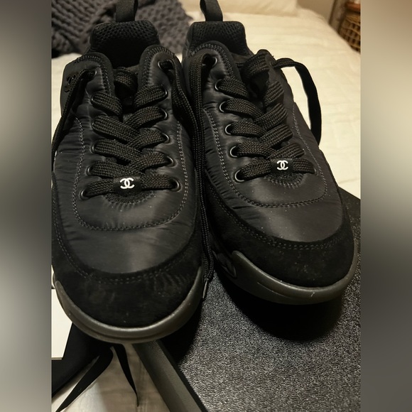 Chanel shoes size 9.5 - Picture 2 of 4